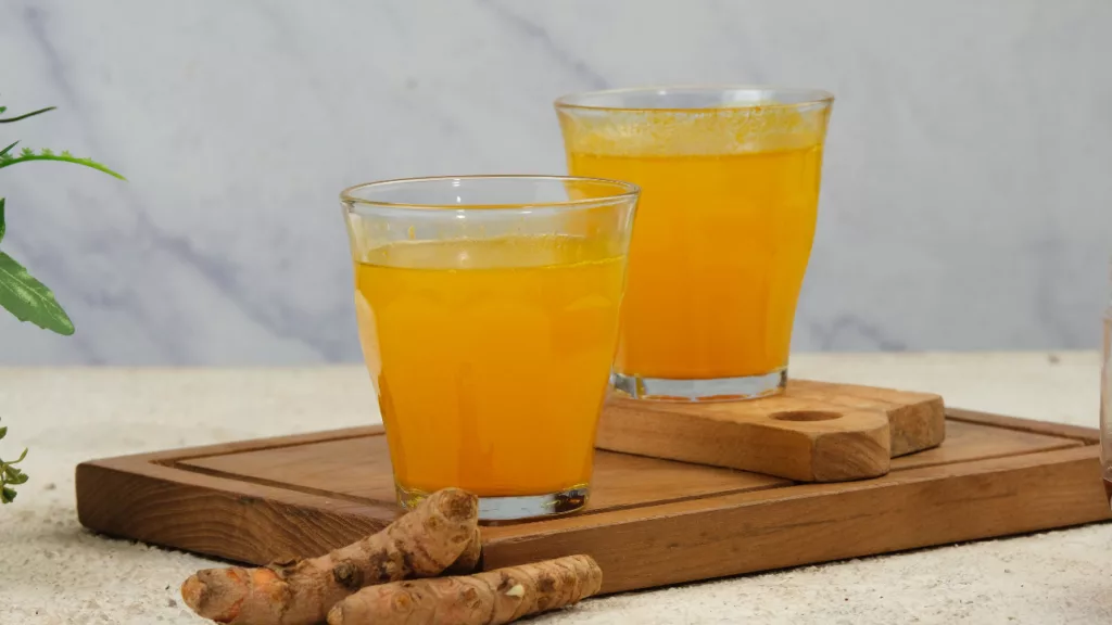 Kunyit Asam: Minuman Hangat untuk Stamina Saat Cuaca Dingin